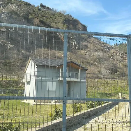 Elbasan 別荘 *